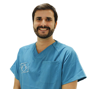 Doctor Dentista de Implantes Dentales José Luis Calero de Clínica Silos Bormujos